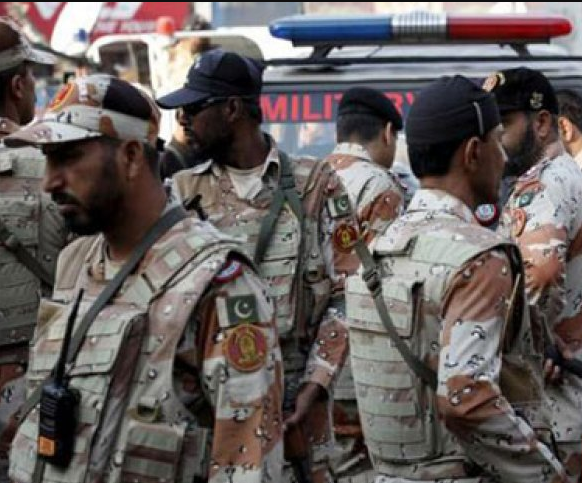 आत्मघाती हमले मे ११ पाकिस्तानी सैनिक मरे 