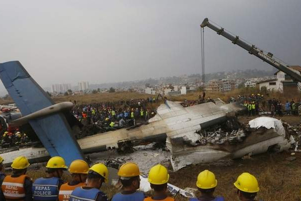 विमान दुर्घटना में मृतकों के लिए बांग्लादेश में एक दिवसीय शोक