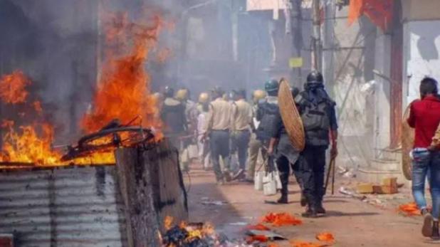 हिंसा के बाद बंगाल में पटरी पर लौट रही जिंदगी