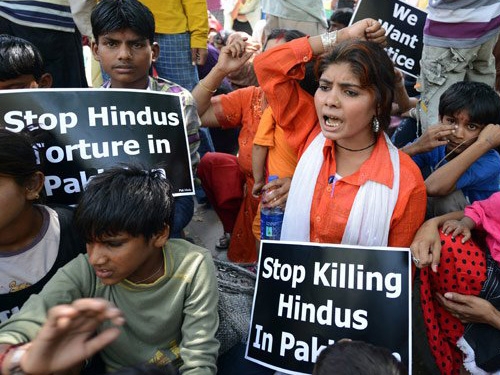 बांग्लादेश मे तेजी से कम हो रहे हैं हिंदू : मानवाधिकार कार्यकर्ता