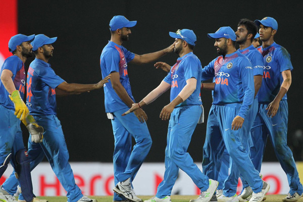 श्रीलंका को हराकर फाइनल में पहुंचा भारत