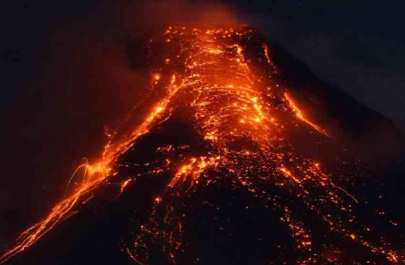 जापान के माउंट शिनमोई ज्वालामुखी में फिर विस्फोट
