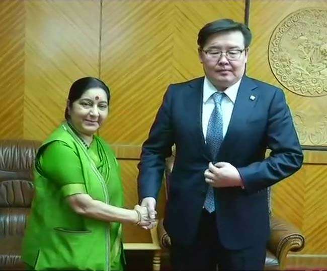 मंगोलिया के प्रधानमंत्री, अन्य नेताओं से सुषमा ने की मुलाकात  